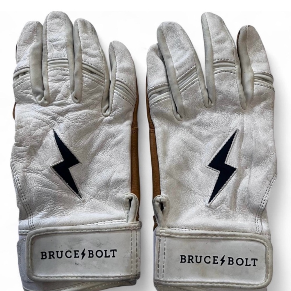 Bruce Bolt white leather gloves #gloves #leather